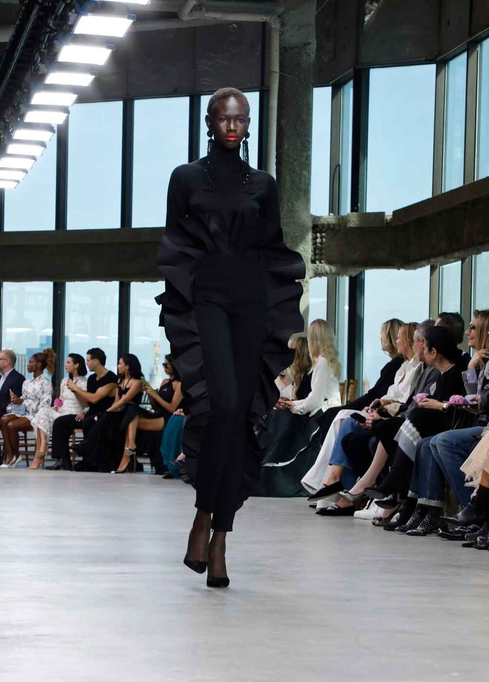 svecane haljine i kompleti karolina herera moda 0846013069.jpg