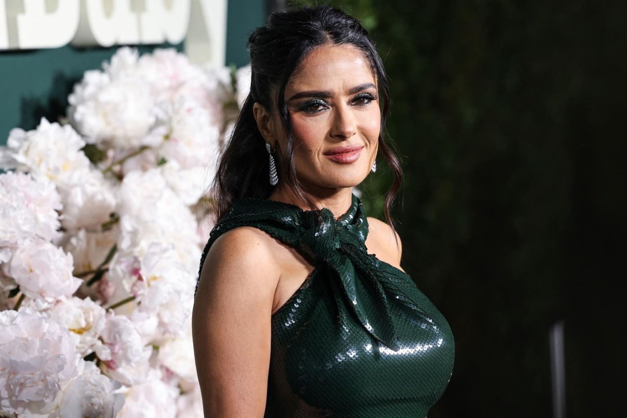 salma hajek 0821597105-min.jpg