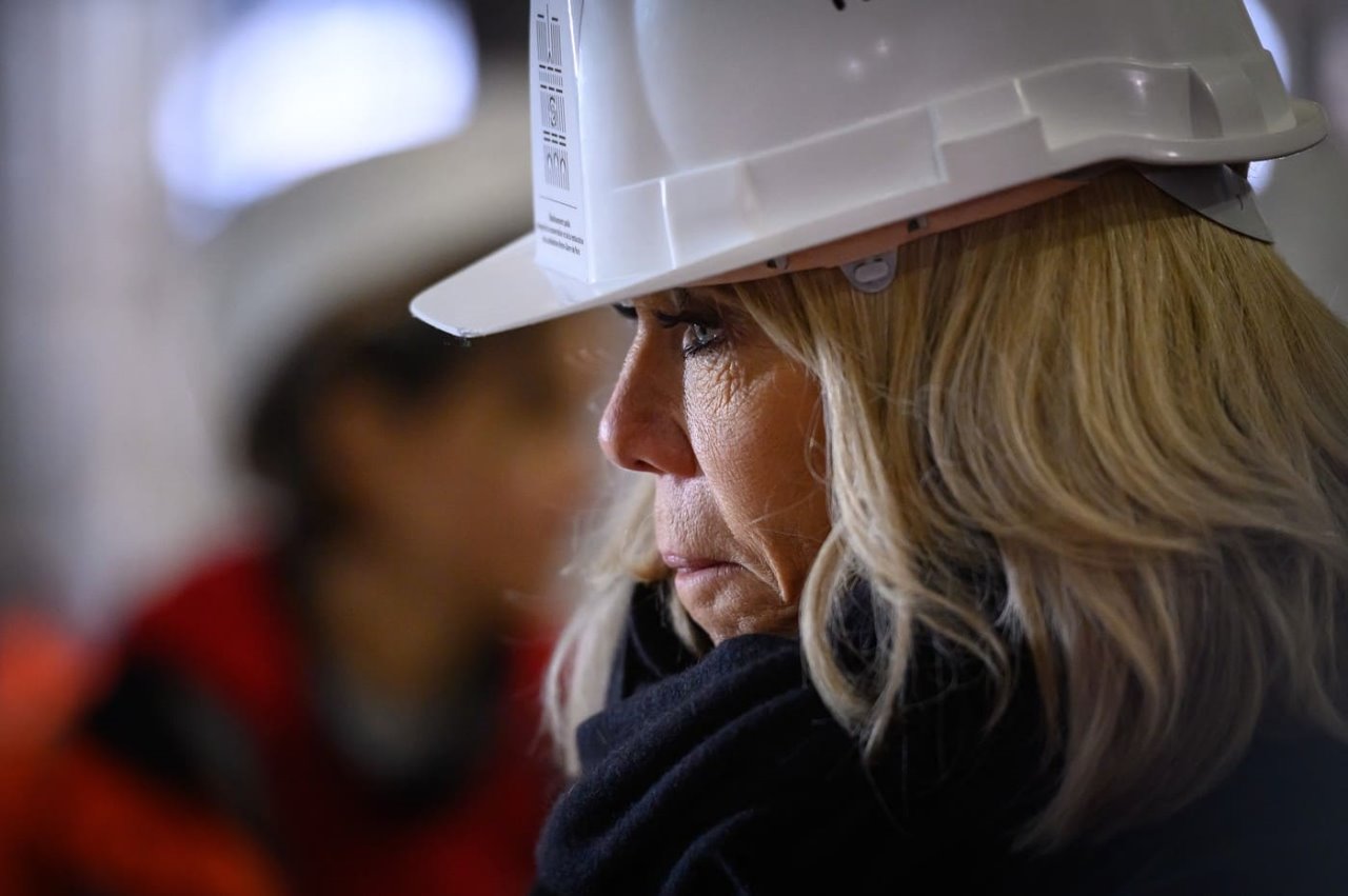 brizit makron 0827871091-min.jpg