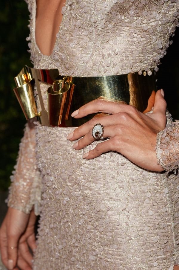 Modni trenutak: Alesandra Ambrozio u zlatnoj Bos toaleti