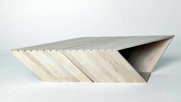 Futuristički sto za kafu