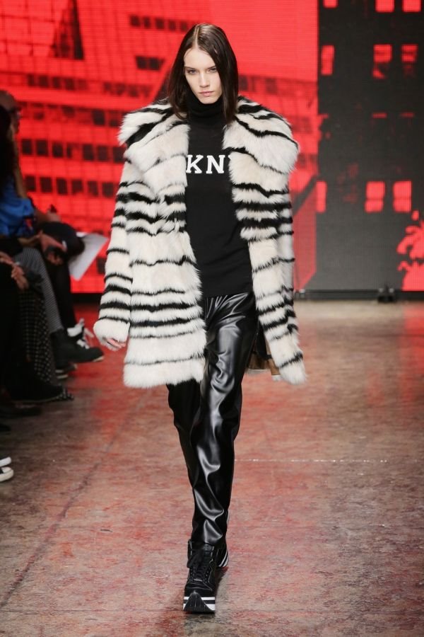 Modna revolucija: revija Done Karan bez manekena