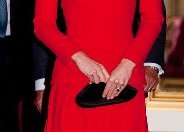 Modni trenutak: mala crvena haljina za Kejt Midlton