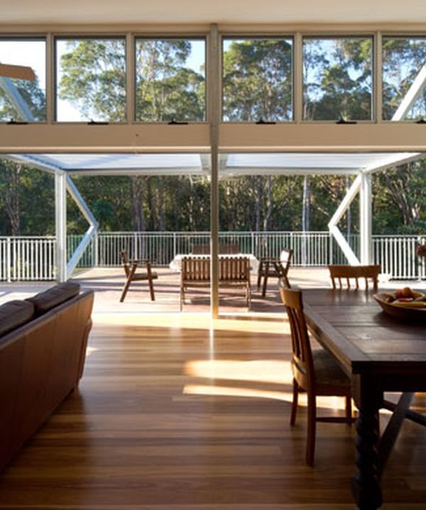 Ekološka kuća na rubu šume