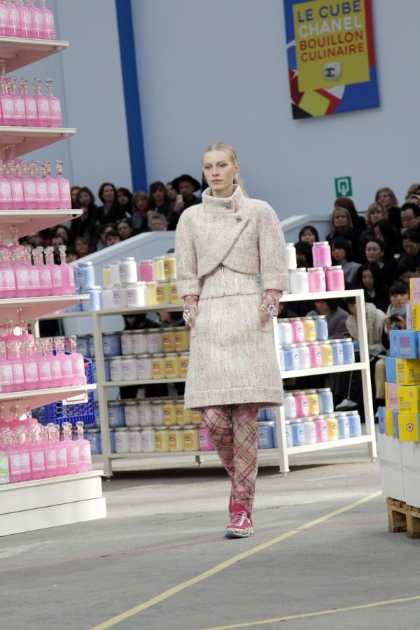 Šanel revija 2014: moda za supermarket