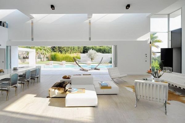 Moderna francuska vila sa bazenom