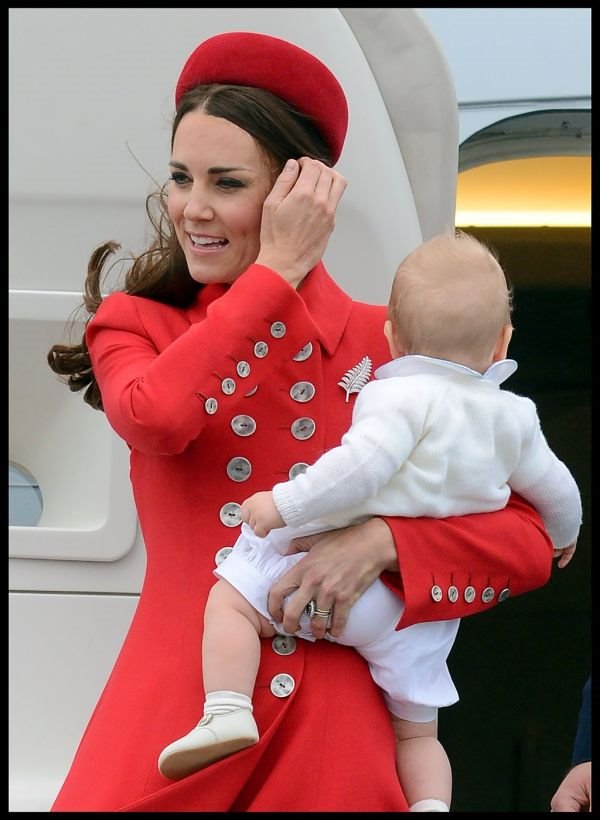 Modni trenutak: Kejt Midlton u vatrenocrvenom izdanju na početku australijske turneje