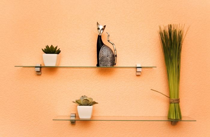 Polica nije uvek obična