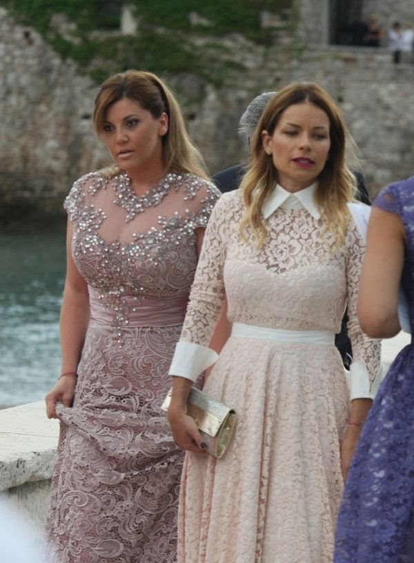 Najlepše toalete sa Novakovog i Jeleninog venčanja: crveni tepih Sveti Stefan