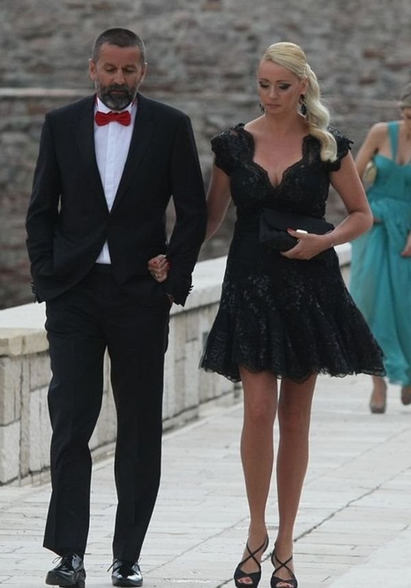 Najlepše toalete sa Novakovog i Jeleninog venčanja: crveni tepih Sveti Stefan