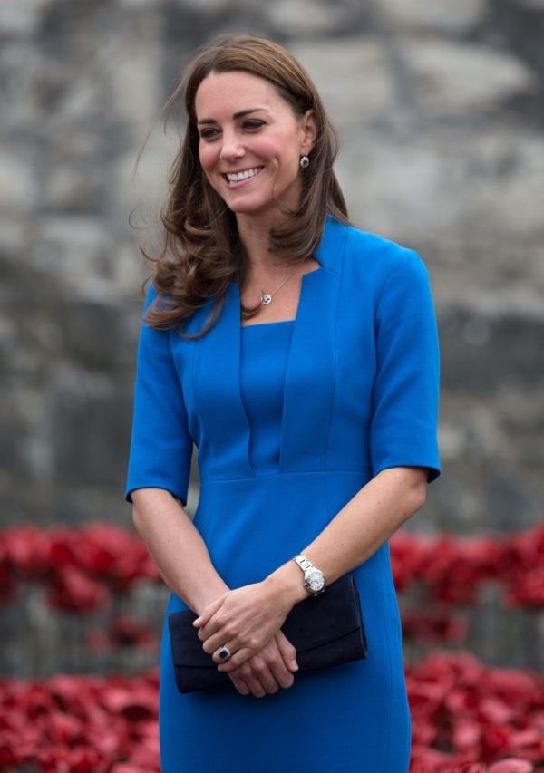 Modni trenutak: savršena plava haljina Kejt Midlton za eleganciju bez premca