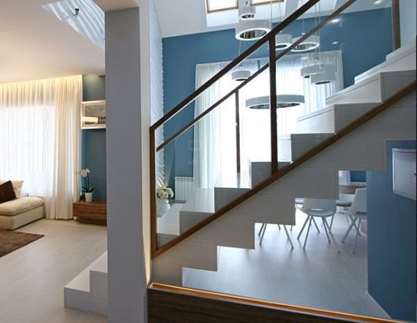 Kao da imate dve kuće: savršen porodični dom na dva nivoa