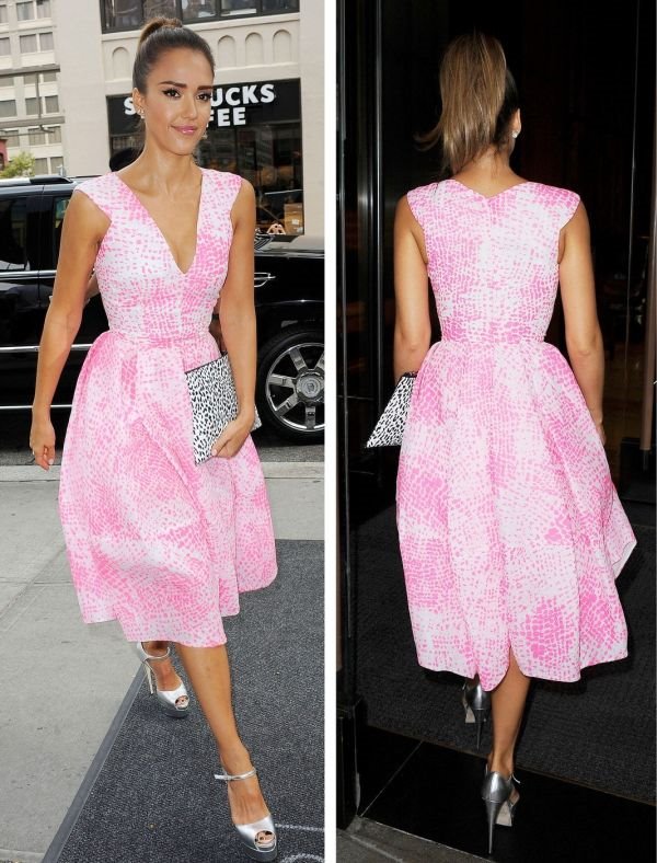 Modni trenutak: savršena ružičasta kombinacija Džesike Albe