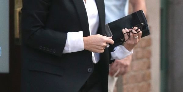 Modni trenutak: Demi Mur u šik poslovnoj kombinaciji