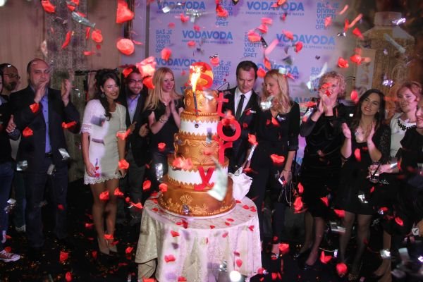 Pročitajte šta se sve dešavalo iza zatvorenih vrata na rođendanskoj proslavi magazina Story