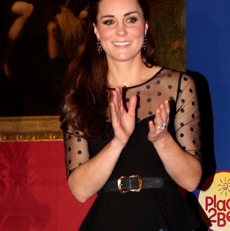 Modni trenutak: bluza i suknja kakve samo Kejt Midlton može da iskombinuje