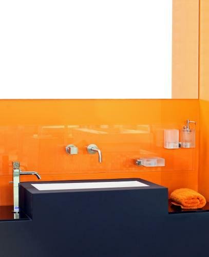 Narandžasti dah proleća u stanu