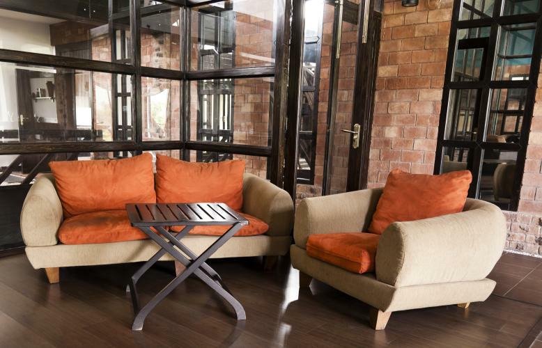 Narandžasti dah proleća u stanu