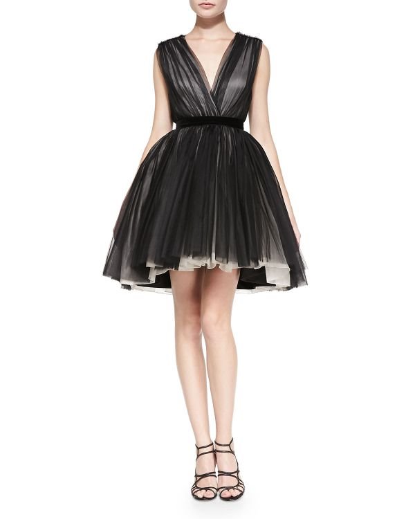 Moda za novogodišnju noć: 15 prelepih haljina kojima ćete teško odoleti