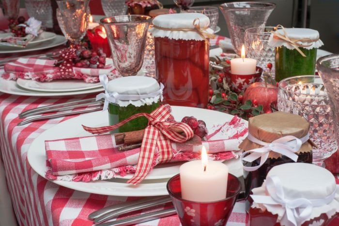 10 odličnih ideja da dekorišete prazničnu trpezu
