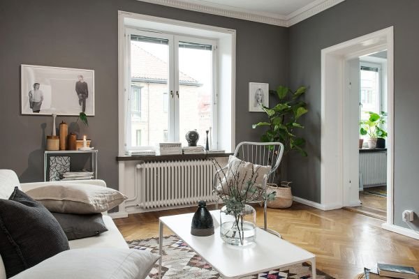 NAJNEOBIČNIJI SKANDINAVSKI ENTERIJER: tamne nijanse zidova i beli komadi nameštaja