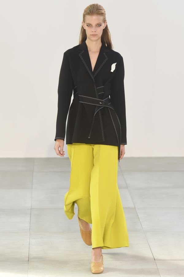 Model u trendu: hit pantalone za proleće 2015!