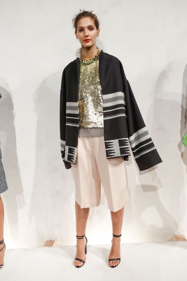 Model u trendu: hit pantalone za proleće 2015!