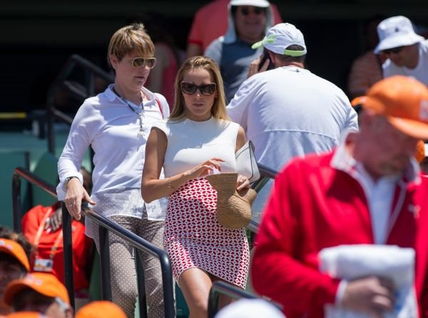 Kao sa modne piste: Jelena Đoković doterala liniju posle porođaja (FOTO)
