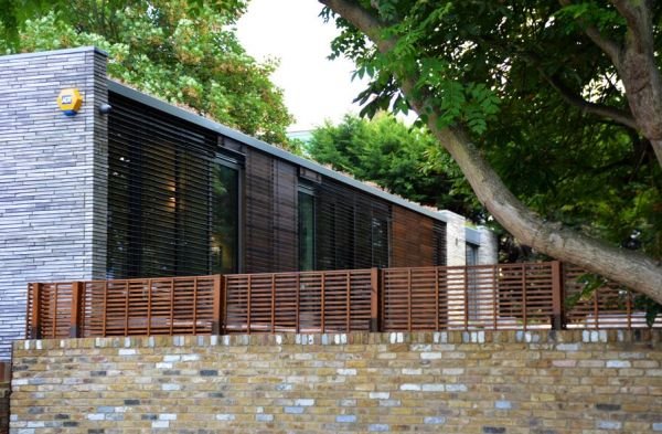 Neobični projekti: dvospratna kuća na izuzetno uskom placu u Londonu