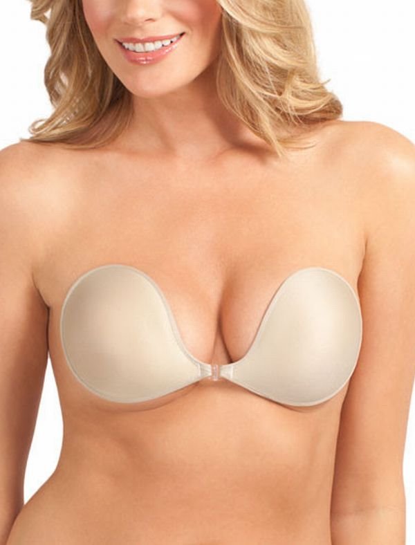 TAJNA LEPOG DEKOLTEA U PROVIDNOJ HALJINI: pogledajte specijalan nevidljivi veš koji ulepšava grudi