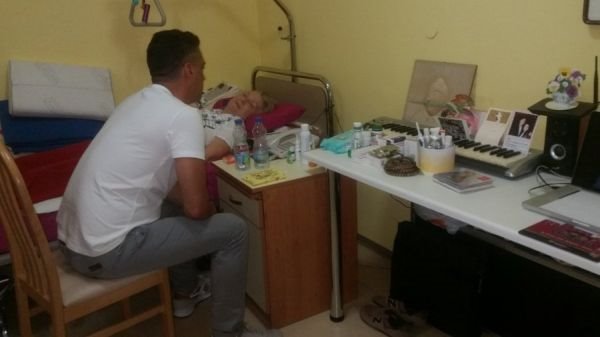 Dirljivi susret Željka Joksimovića i legendarne Jadranke Stojaković: muzičko obećanje koje će čekati ceo region! (FOTO)