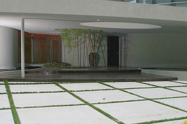 Domovi slavnih i psihološka analiza: zašto superstar Džastin Biber voli futuristički enterijer (FOTO)