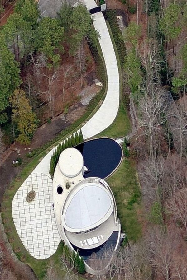 Domovi slavnih i psihološka analiza: zašto superstar Džastin Biber voli futuristički enterijer (FOTO)