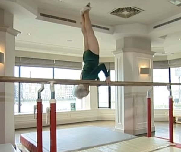 Najstarija gimnastičarka (90) osvojila sva srca: upoznajte Džoanu Kuas i pogledajte kako vežba na razboju! (FOTO + VIDEO)