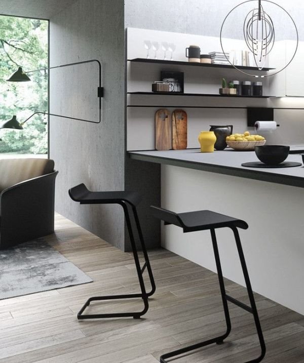 IDEJA ZA ZANIMLJIVU KUHINJU: belo-siva kombinacija elemenata i jednostavne linije (FOTO)