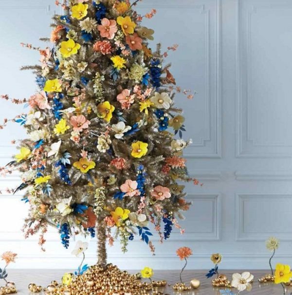 Zanimljive ideje za prazničnu dekoraciju: hit trend je cveće za novogodišnju jelku! (FOTO) #floral