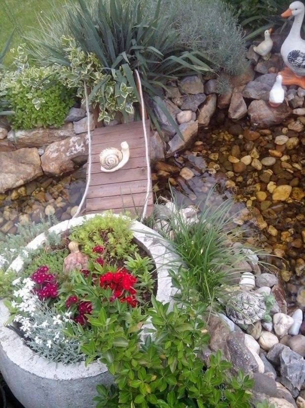 Vaše bašte: fontana i mostić krase prelepi cvetni vrt porodice Marković u Gornjem Milanovcu (FOTO)