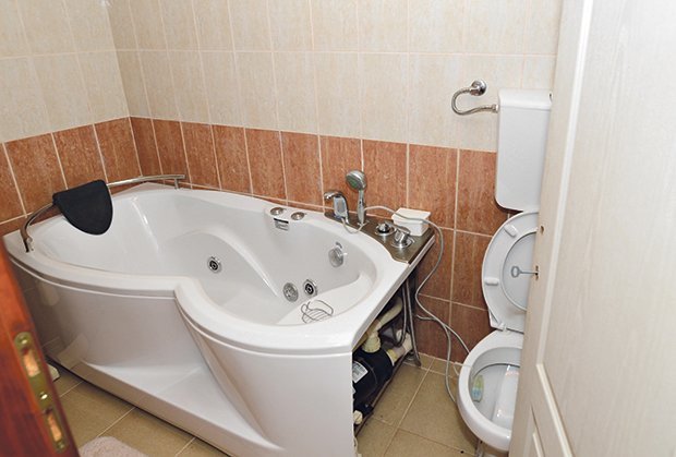 Kuća u Vraniću (130 m2, 4 sobe + 3 terase + džakuzi) na besplatno korišćenje: samo za iskrene ljubitelje životinja (FOTO)