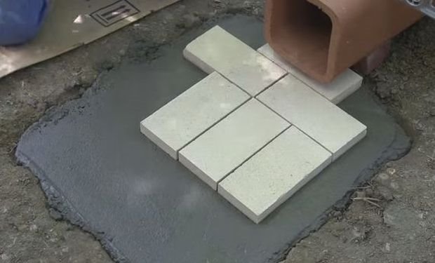 Uradi sam: mini pušnica od drveta za ljubitelje dimljenog mesa, ribe i sireva  (FOTO, VIDEO)