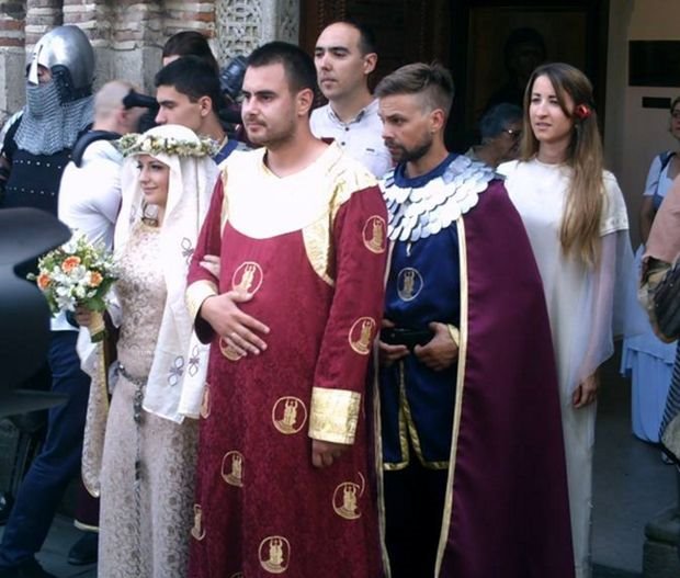 Venčanje u Kruševcu iz doba kneza Lazara oduševilo Srbiju: mlada i mladoženja izgovorili DA po srpskom običaju iz srednjeg veka (FOTO)