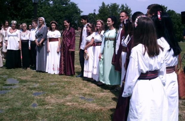 Venčanje u Kruševcu iz doba kneza Lazara oduševilo Srbiju: mlada i mladoženja izgovorili DA po srpskom običaju iz srednjeg veka (FOTO)