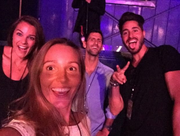 Modni trenutak: kako su se Jelena i Novak Đoković doterali za koncert Enrikea Inglesijasa (FOTO)