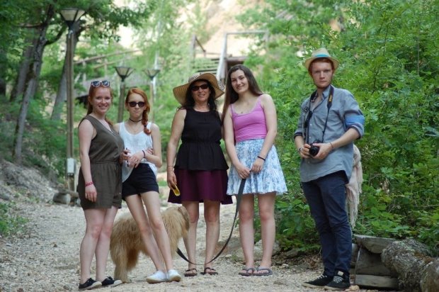 Francuska porodica Noel uživa u srpskoj dobrodošlici: u kamperu od Lamanša do Kuršumlije  (FOTO)