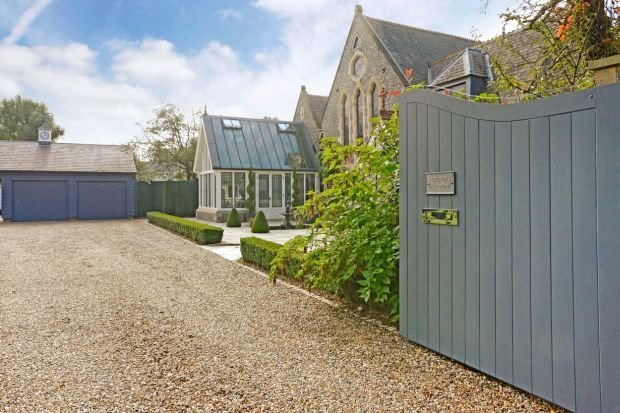 (VIDEO) Crkva preuređena u dom: pogledajte neverovatan luksuzni enterijer