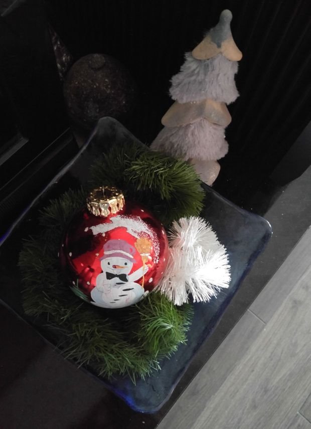 Jelka puna lizalica i kolačića za dve princeze: zavirite u čarobnu novogodišnju dekoraciju u domu Marije Kolundžije (FOTO)