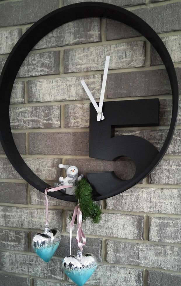 Jelka puna lizalica i kolačića za dve princeze: zavirite u čarobnu novogodišnju dekoraciju u domu Marije Kolundžije (FOTO)