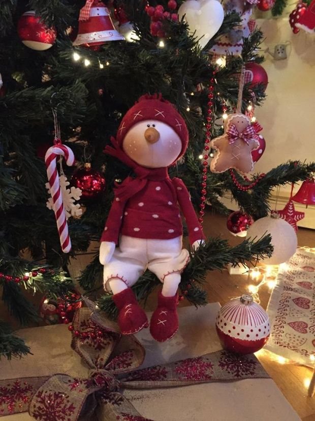 Umetnički ručni rad ukrašava jelku iz mašte: novogodišnje lutkice naše čitateljke Dragane Jovanović su prava remek-dela (FOTO)