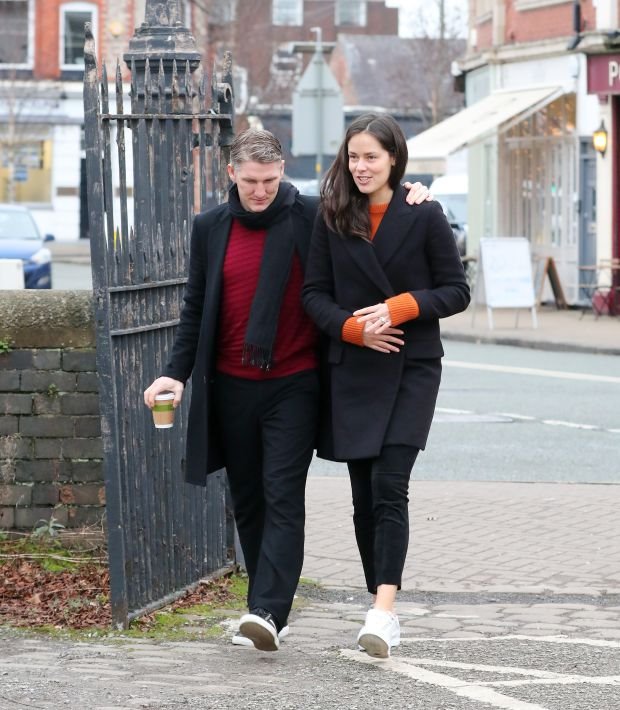 Ana Ivanović kao TRUDNICA na slikama uzburkala svetsku javnost: da li će slavna teniserka postati MAJKA? (FOTO)