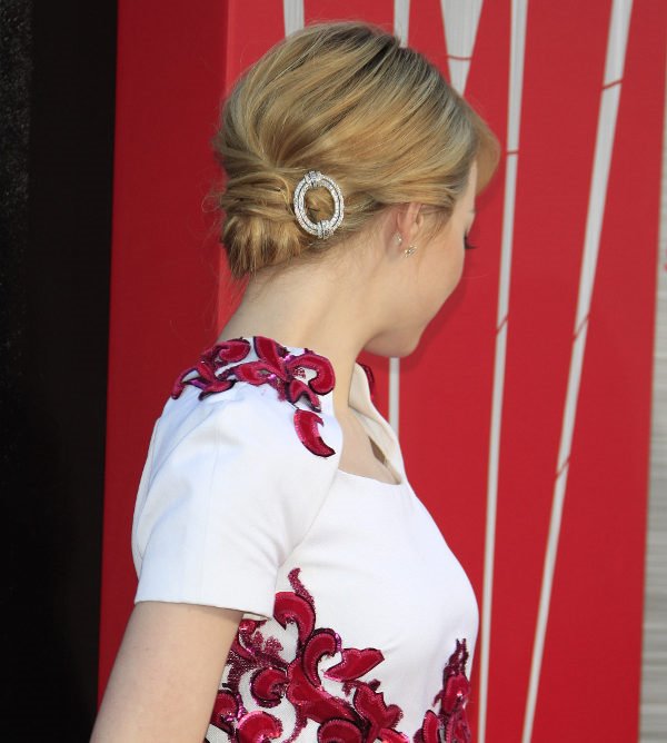 Osam svečanih frizura