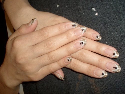 Umetnički oslikani nokti